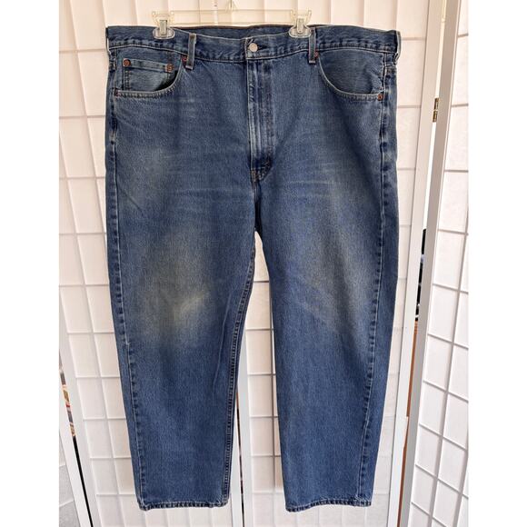 Levi’s 550 Relaxed Fit Men’s Jeans 44x32 Medium Wash Denim Classic Red Tab - Picture 1 of 10